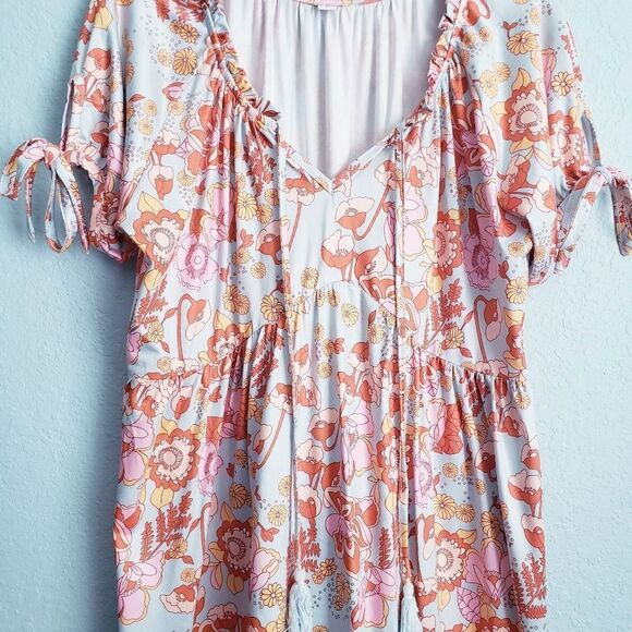Bohemian Chic Floral V-neck Dress - Picture 3 of 8